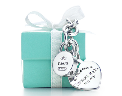Tiffany blue a mediumtoned robin egg blue is a perfect wedding color for 